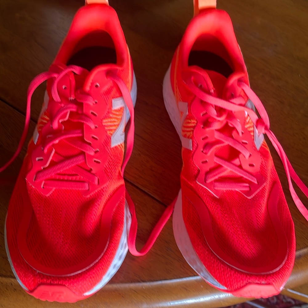 NB Tempo V1 Running Shoe
Neutral lightweight running shoe.